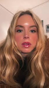 Working full time a 9-5 5 days a week just doesn’t sit right to me. A job  shouldnt take up a majority of your life, there should be more balance.  People have to work 3 jobs sometimes just to get by ...