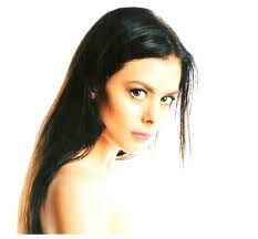 Holly Gentile's Instagram, Twitter & Facebook