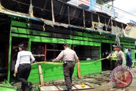 Selain nyaman saat digunakan untuk melangkah maupun berlari, puma selalu hadir dengan desain dan warna yang mampu memikat para pencinta sepatu. Kebakaran Rumah Makan Kagetkan Warga Sampit Antara News Kalimantan Tengah Berita Terkini Kalimantan Tengah