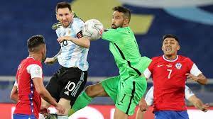 نتيجة الأرجنتين ضد تشيلي argentina vs chile في بطولة كوبا أمريكا، حيث يلتقي المنتخب الارجنتيني نظيره منتخب تشيلي مساء اليوم الاثنين 14 يونيو 2021 في تمام الساعة الحادية عشر بتوقيت القاهرة والثانية عشر منتصف الليل بتوقيت السعودية، على استاد نيلتون سانتوس الأولمبي في الجولة الأولى. ØªØ´ÙŠÙ„ÙŠ ØªÙØ±Ø¶ Ø§Ù„ØªØ¹Ø§Ø¯Ù„ Ø¹Ù„Ù‰ Ø§Ù„Ø£Ø±Ø¬Ù†ØªÙŠÙ† ÙÙŠ ÙƒÙˆØ¨Ø§ Ø£Ù…Ø±ÙŠÙƒØ§ ÙÙŠØ¯ÙŠÙˆ Rt Arabic