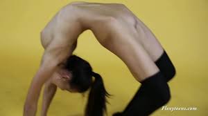 Most flexible and acrobatic babe Sanya Semashko - XNXX.COM