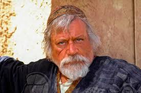 OTD in 1999, actor Oliver Reed died in Malta during the production of  GLADIATOR. Reed had consumed 8 pints of beer, 12 shots of rum, half a  bottle of whisky, and shots