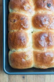 Hausgemachte Rosinenbrotchen Backeifer Rezept Brot Backen Rezept Einfach Rosinenbrotchen Susse Brotchen