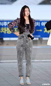 Blog dedicated to itzy's members,yeji,lia,ryujin,chaeryeong & yuna.you will find photos, news, social media updates and more! 190926 Incheon Airport Lia Itzy Gaya Model Pakaian Gaya Busana Model Pakaian