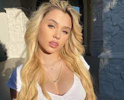 She is well known for posting her awesome images and short alabama barker has amassed a massive fan following all over the world. What Is Alabama Barker Zodiac Sign Alabama Barker 14 Facts About Travis Barker S Popbuzz