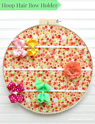 Are you looking for a free embroidery machine tutorial? Embroidery Hoop Hair Bow Holder