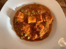 To make the hairy bikers' beef curry, simply brown the meat, add the ingredients and let it simmer for 1.5 hours. Paneer And Pea Curry Flatten Your Curves