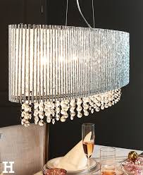 Funkelndes Licht Uber Den Festtagstisch Lampe Leuchte Idee Einrichtung Kristall Silvester Feiern Neujahr Party Lampe Esstisch Kristall Lampe Lampen