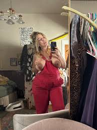 Made for sucking : rBigAreolaLover