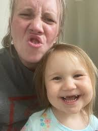 Some people are so fond of showing off that they even end up revealing  their true colors.