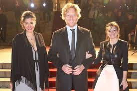 V roce 1995 založil společnost rsj, která je dnes jedním z největších obchodníků na světových burzách. Miliardar Karel Janecek Si Dva Roky Po Svatbe Nasel Milenku Manzelka To Vzala Nadherne Rika Blesk Cz