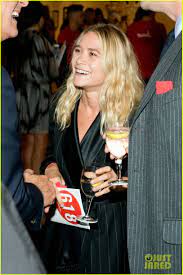 Mary-Kate Olsen & Olivier Sarkozy: Take Home a Nude Art Auction!: Photo  2969096 | Mary-Kate Olsen, Olivier Sarkozy Photos | Just Jared:  Entertainment News