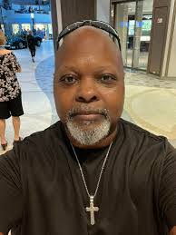 Erasmo Molina's Instagram, Twitter & Facebook