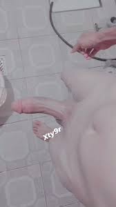 Khadija Alyafei تمص للبن