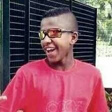 Stream Eric Muniz music