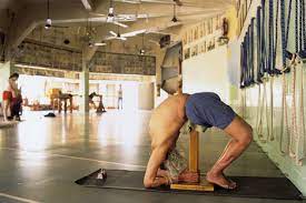 Located in pune, find the inner peace at our ayurveda health retreat. Ramamani Iyengar Memorial Yoga Institute Pune Maharashtra Nordindien