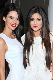 Reality television series keeping up with the kardashians. Kendall Und Kylie Jenner Modeln Furs Herz Gala De