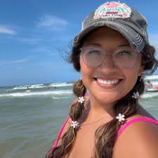 Crochet Flower Bookmarks... GORGEOUS 🌼🪻 Get the crochet pattern here  (affiliate link) ---> https://mavely.app.link/e/FcLIvipApRb