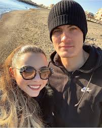 Patrik schick s přítelkyní hanou běhounkovou. Galerie Luxusni Fotbalova Svatba Na Zamecku Reprezentant Schick Si Vzal Krasnou Hanicku Foto 44 Isport Cz