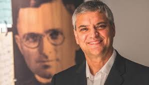 Ralph Widner's Instagram, Twitter & Facebook