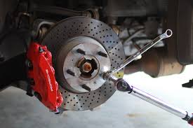 The wheel and tire assembly is mounted on the hub centering ring and the studs protrude from the hub through the wheel mounting holes. 991 Msi Wheel Studs Conversion Install Diy Rennlist Porsche Discussion Forums