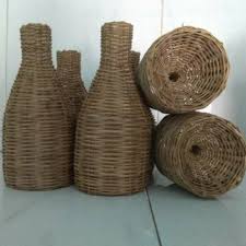 Nelayan bersama anaknya menarik pukat darat saat mencari ikan di pantai teluk palu, sulawesi tengah, minggu (8/1). Bubu Penangkap Ikan Uceng Tradisional Untuk Ikan Uceng Udang Shopee Indonesia