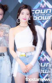 Performances by aespa, enhypen, donghae, and more. 190228 Itzy Lia At M Countdown Photo Time Kpop Outfits Itzy Fashion