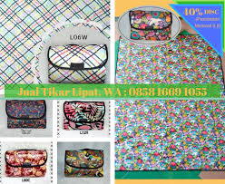 Tikar mudah dibawa karena ukuran saat dilipat hanya seukuran tas atau dompet saja dilengkapi dengan tali kecil. Terlaris Wa 0858 1669 1055 Kami Sebagai Distributor Tikar Lipat Resmi Grosir Karpet Piknik Jual Matras Camping Yang Bagus Dan Mura Surabaya Piknik Karpet
