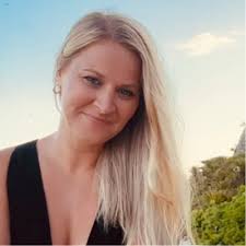 Jacki Deweese's Instagram, Twitter & Facebook