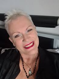 Anyone in Cornwall and fancy a meet and jam by the fire soon? Let's get a  winter meet