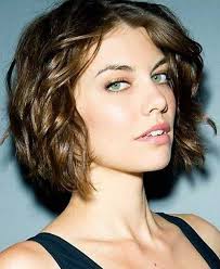 Short curly hair for round face; 15 Popular Short Curly Hairstyles For Round Faces