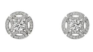 Now that a royal wedding is officially on the cards, what exactly can we expect from their wedding? A Closer Look At Meghan Markle S Royal Wedding Jewellery