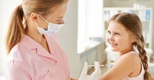 Az oltások egy része kötelező, más része választható. Kotelezo Es Ajanlott Vedooltasok Gyermekkorban