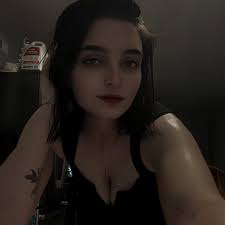 Who does custom birth announcement signs in Bolivar, Missouri?