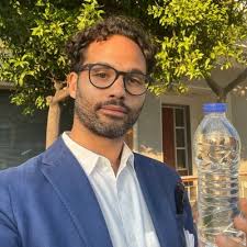 Angelo Guisado (@VoltaireLaFlare)