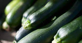 Experts have proven that low starchy foods rich in fiber delay the absorption of glucose into the body hence preventing the risk of diabetes. Foods High In Soluble Fiber