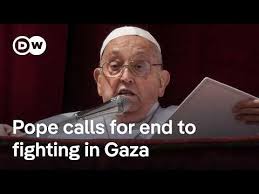 Pope Frances emerges from convalescence to deliver Easter blessing