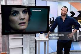 16 Photos & High Res Pictures