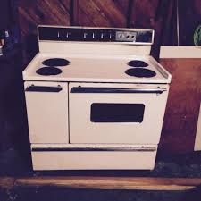 See why when it comes to cooking, two is better than one with the frigidaire double wall oven! Find More Reduced Again Vintage Frigidaire 40 Free Standing Electric Stove Double Oven Beige Almond Used 150 For Sale At Up To 90 Off