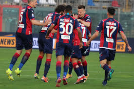 Così l'fc crotone ha voluto rendere omaggio ai suoi supporter che nonostante il. Crotone E Ounas Squadra E Giocatore Che Hanno Tirato Piu Volte Nella 26Âª Giornata F C Crotone