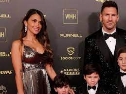 Antonela Roccuzzo hizo un tierno repaso de su año con Lionel Messi y sus  hijos: las fotos