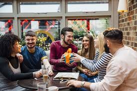 Envoyer chaque invité une lettre d`invitation formelle est la solution parfaite. Pot De Depart 5 Idees Pour Marquer Les Esprits Le Blog De Privateaser