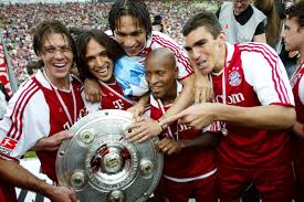 1.85 m (6 ft 1 in) playing position(s): Bayern Munich Celebrate Paolo Guerrero Planet Football