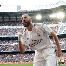Karim benzema is a frenc football player who was born on 19th december 1987. Karim Benzema Real Madrid S Low Wattage Galactico The New York Times