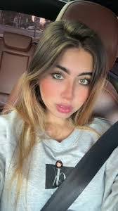 Alyssa Barrows's Instagram, Twitter & Facebook