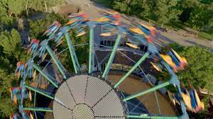 Fantasilandia es un parque de diversiones fundado el 26 de enero de 1978 y localizado en el parque o'higgins en santiago, la capital de chile. Vive La Experiencia Parque De Diversiones Fantasilandia