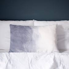 新商品をオンラインショップにアップしました リクエストの多かったアイテムです 寝る前のふわふわでリラックスを ルームアンドスプール loomandspool 綿毛布 丁寧な暮らし 出産祝い 毛布 肌にあたる部分は綿100 bed pillows cotton blankets pillows