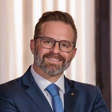 Ryan Bash's Instagram, Twitter & Facebook