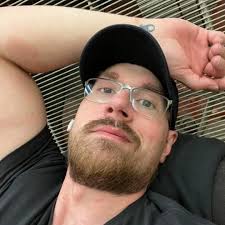 Así luce la estatua de First4Figures 1/4 de Big Boss posteriormente le  haremos algunos retoques ligeros de pintura ya esta medio plana pero es  cumplidora a secas en el departamento de pintura (