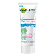 Mencuci muka apabila memiliki kulit jenis sensitif sememangnya sangat menyakitkan. 6 Rekomendasi Face Wash Drugstore Ini Ampuh Atasi Bruntusan